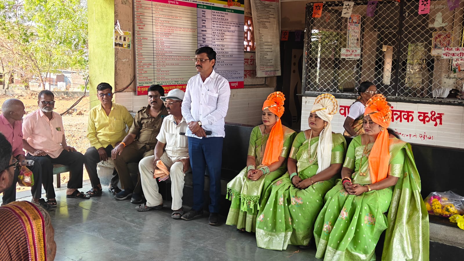 जागतिक महिला दिनानिमित्त नळदुर्ग येथे कर्तुत्ववान महिलांचा पत्रकार संघाच्या वतीने सत्कार !