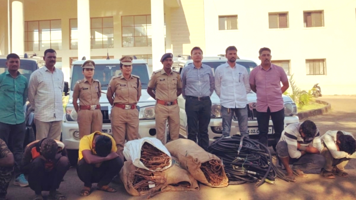 धाराशिव पोलिसांची मोठी कारवाई, पवनचक्कीतील तांब्याच्या तारा लुटणारी टोळी गजाआड ; ४२ लाखांचा मुद्देमाल जप्त !