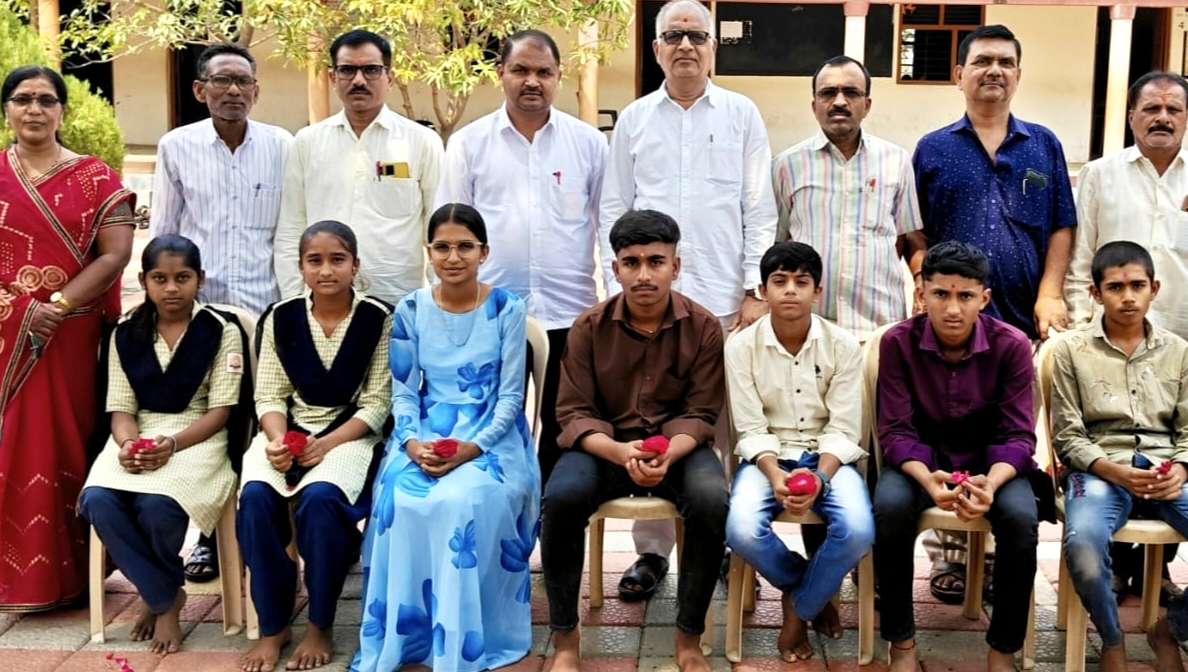 राज्यस्तरीय विश्वकोश ज्ञानवर्धन स्पर्धेत माडज ग्रामीण प्रशालेचे घवघवीत यश ! ततरोरी दमयंती भालेराव.